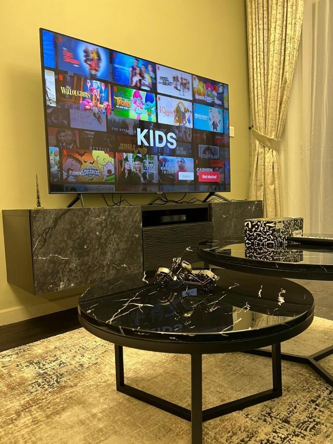 Luxury 2 Bedroom With Burj Khalifa View Dubai Bagian luar foto