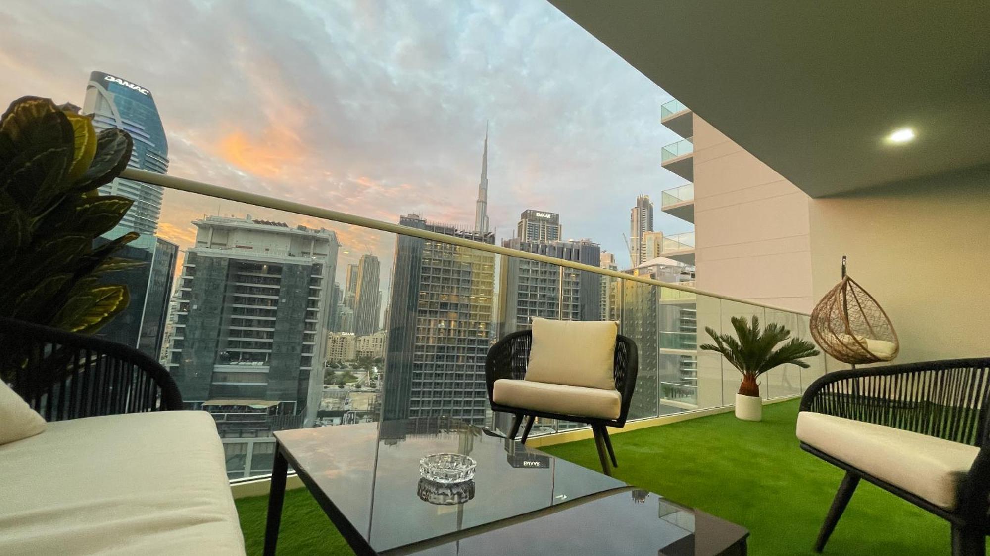 Luxury 2 Bedroom With Burj Khalifa View Dubai Bagian luar foto